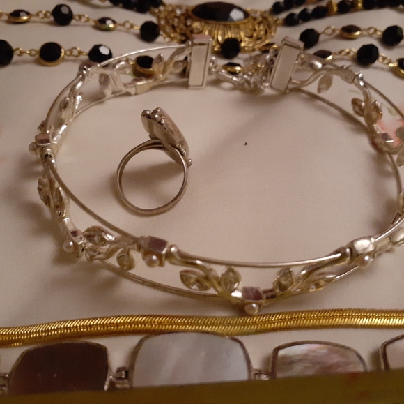 Bulk Jewelry - Picture 14 of 16